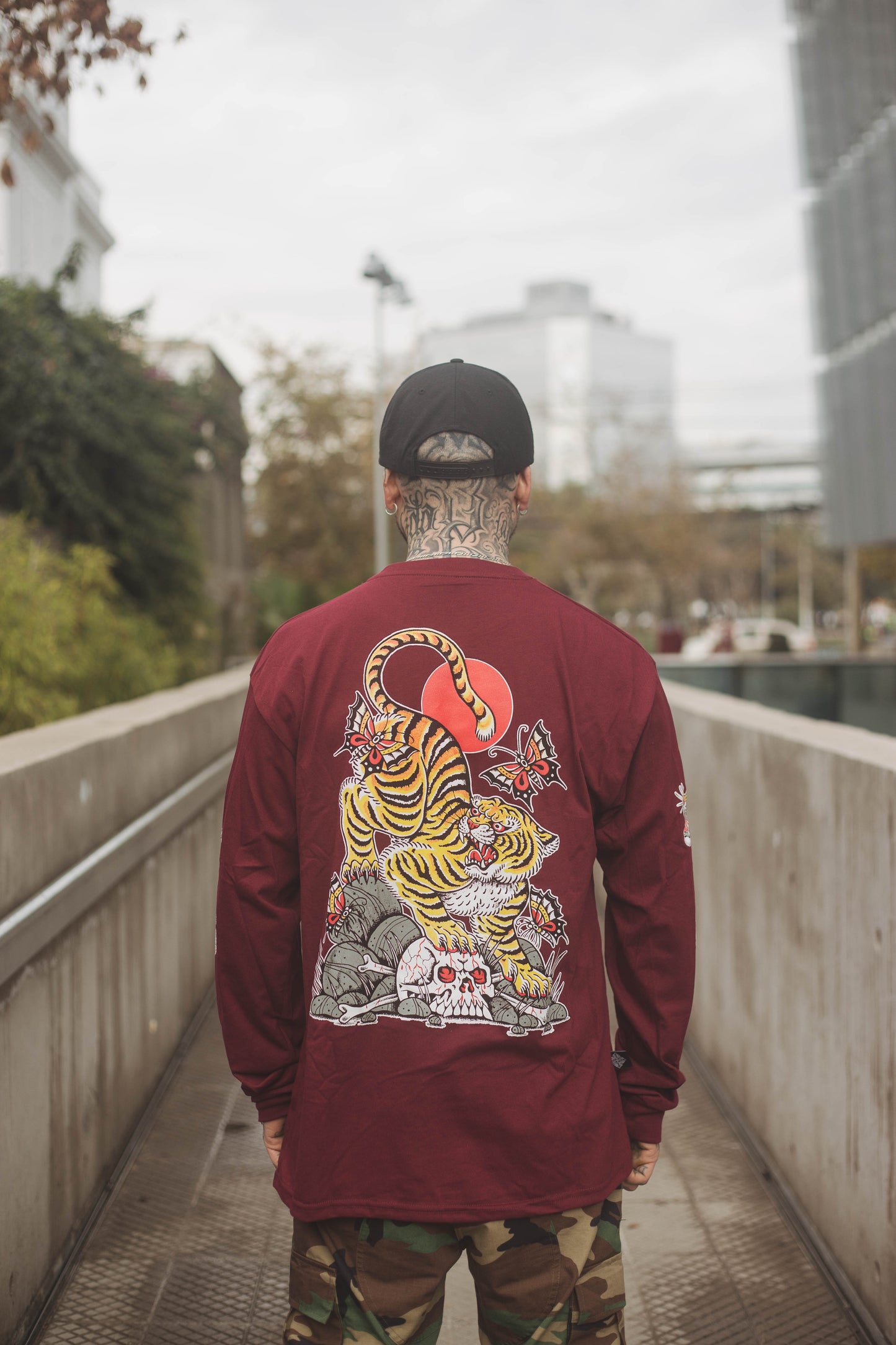 TORA ( TIGRE ) / MANGA LARGA _ RE PRINT COLAB NICO ARANCIBIA BURDEO