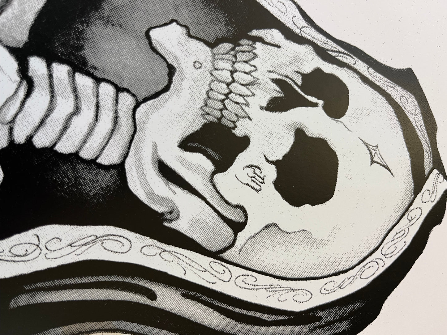 SANTÍSIMA MUERTE / Alonso kalistro colab / 3 tintas 50x70 cm/ serigrafía sobre papel